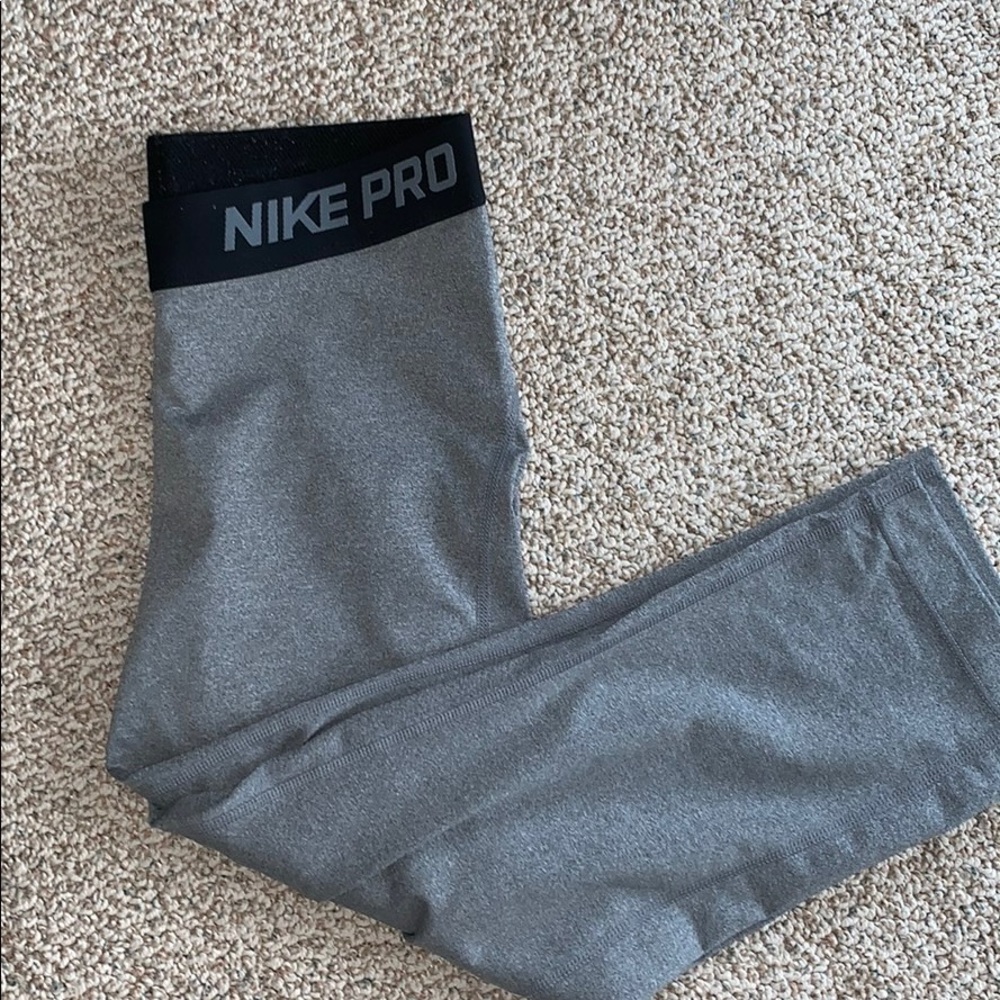Nike Pro Dri-Fit leggings(slightly below knee)